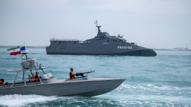 Elkezdték elaknásítani a Hormuzi-szorost: azonnal kilőtt az olaj, a forint is megérezte