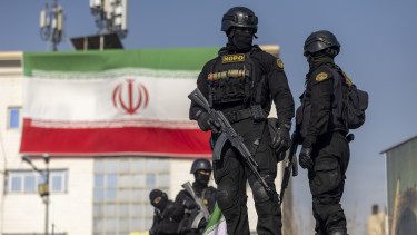 Szép csendben segítséget kapott Irán: ömlenek a fegyverek az iszlamista rezsim kezébe