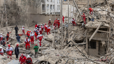 Izraelt kritizálta Trump a váratlan csapás után, megindult Irán megtorlása - Hírfolyamunk az iráni háborúról csütörtökön 