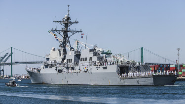 Trump bejelentette: tüzet nyitottak az amerikaiak egy repülőgép-hordozó méretű hajóra, azonnal kilőtt az olaj ára