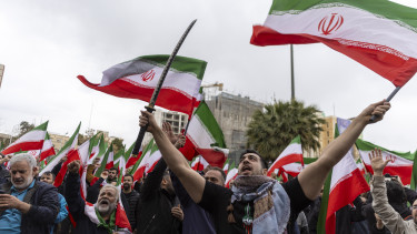 Itt van a fordulat: Irán csendben elismerte, hogy elkezdődött a béketárgyalás – De van két erős feltétele Teheránnak