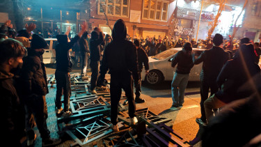 Súlyos válság a Közel-Keleten: megremegett a rezsim, az egész térség lángba borulhat