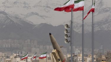 Egyre radikálisabb hangok kerülnek elő: Irán törvényhozói csapást mérnének a Fehér Házra