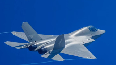 Évekig titkolták: kiderült, mire képes Kína lopakodó vadászgépe, az amerikai F-35-ös legnagyobb versenytársa