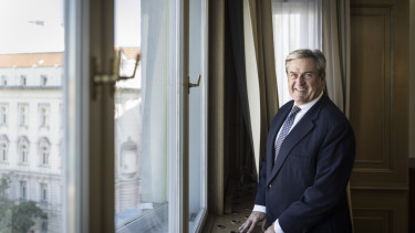Kapitány István bejelentette: marad a Széchenyi Kártya Program, 250 milliárdot költenek rá jövőre
