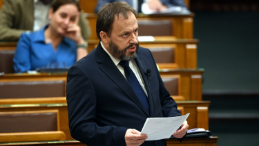 Kármán András erős kijelentést tett a parlamentben a gazdaságról és a költségvetésről