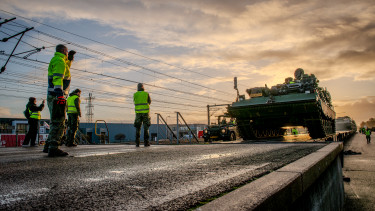 Sorra helyezik harckészültségbe az európai haderőket, egyre erősebb a fenyegetettség Irán miatt