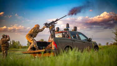 Lelepleződött a titkos mesterterv: a német autóipari óriás berobbanna a hadiiparba