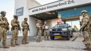 Orbán Viktor korábban a legrosszabbtól tartott, most érdekes időzítéssel vonul le a magyar hadsereg