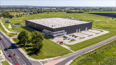 Hazai fejlesztő épített egyedi igényekre szabott csarnokot: 15 évre vették bérbe a LogStar Parkot