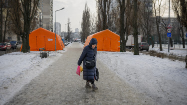 Teljesek az amerikai biztonsági garanciák Ukrajna számára, ezrek fagyoskodnak Kijevben – Háborús híreink hétfőn