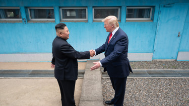 Trump bedobta: találkozna a világ legsötétebb diktatúrájának vezetőjével
