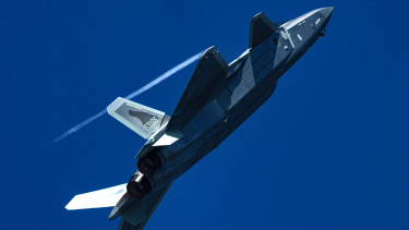 Szokatlan húzás: váratlanul felbukkant egy csomó ötödik generációs J-20-as lopakodó vadászgép