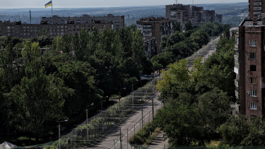Ukrajna evakuálni kezdett: bajban lehetnek a Donbasz utolsó bástyái