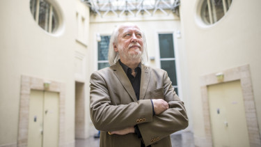 Újabb magyar Nobel-díjast köszönthetünk: Krasznahorkai Lászlóra figyel a világ