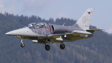 Súlyos válság bukott ki: lényegében fel sem bírja emelni a nélkülözhetetlennek tartott vadászgépeit a kifutóról Csehország