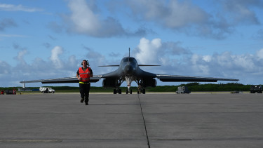 Lancer bombázók bukkantak fel az orosz határon – Mire készül Trump?