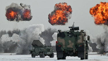 Súlyos vád Európa erős hatalmából: valójában az Egyesült Államok ellen készülhet az Európai Unió