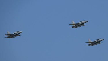 Karácsonyi provokáció Lengyelország ellen: rejtélyes objektumok léptek a légtérbe, vadászgépeket kellett riasztani