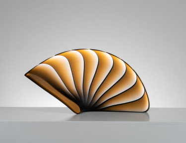 Lukácsi_László_Bronz_csiga_2024_csiszolt, laminált síküveg és bronztükör_r_31 cm