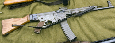 M1_Garand_PPsh-41_Sturmgewehr_44_cropped