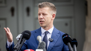 Bejelentést tett Magyar Péter Brüsszelből