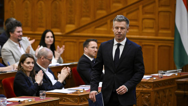 Magyar Péter élőben beszél a parlamentben
