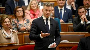 Orbán Viktor és az aranykonvoj - Magyar Péter szerint újabb kihallgatásnak kellene következnie