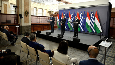 Magyar Péter: fontos, hogy társadalmi, politikai, gazdasági konzultáció legyen az euróbevezetéséről 