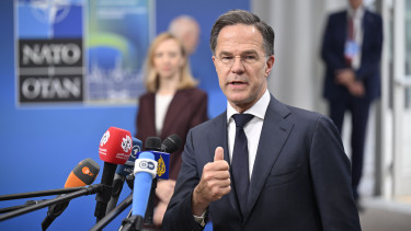Magyar Péter találkozott a NATO erős emberével: dicséretet kapott Magyarország