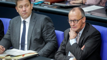 Megindult a lavina: sosem látott kihívással néz szembe Európa legerősebb vezetője – Totális átalakulás jön