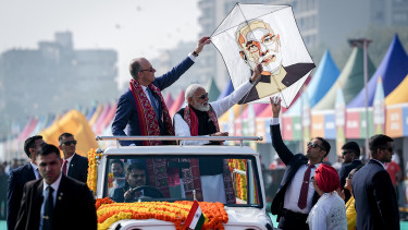 Királyi pompával fogadta az európai vezetőt a világ egyik legerősebb országa – Sorsfordító egyezmény születhet