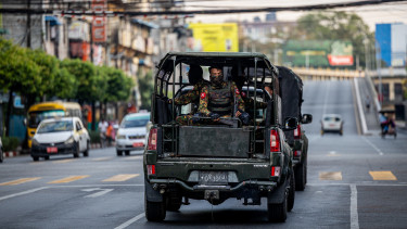 Kibukott: a katonai rezsim a legnagyobb titokban üzletelt Iránnal, most az összeomlás fenyegeti Kína szomszédját
