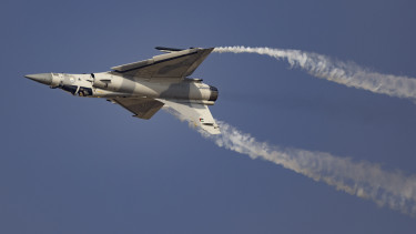 Súlyos légibaleset történt: lezuhant egy Mirage 2000-es - Legalább egy ember meghalt