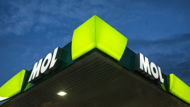 Ezt tervezi a kormány a Mol extraprofitadójával