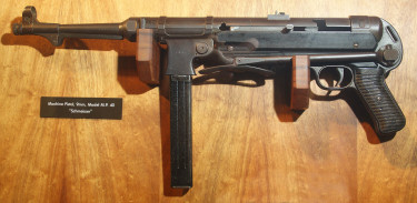 MP_40_Schmeisser_Machine_pistol-_randolf_museum