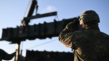 Elismerte Európa legerősebb vezetője: kritikus pillanatban hiányzott egy nagyon fontos NATO-képesség