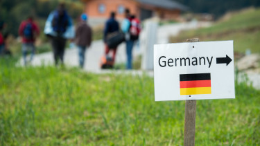 Itt a fordulat: drasztikusan beszakadt a migráció Európa egyik legkedveltebb célpontjában