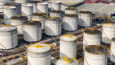 Újabb amerikai támadás jöhet Iránban, kilőtt az olajár!