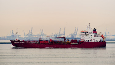 Lesújtó jelentés: totálisan kiürült a Hormuzi-szoros, de van egy kiskapu