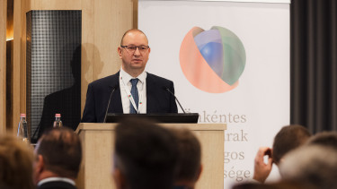 Asztalra csapott a nyugdíjszakma: teljesen újra kell gondolni a kedvelt megtakarítások piacát