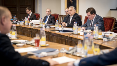 Magyarok millióit vette célba a kormány, rekordpénzek dőlnek a lakossághoz - Orbán Viktor órákon belül még erre is rálicitálhat