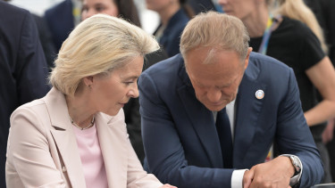 Tagállami vezetők levélben kérik Ursula von der Leyent az Ukrajna sorsát eldöntő hitelkérdés lezárására