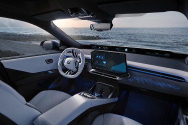 P90615629_lowRes_the-new-bmw-ix3-50-x (1)