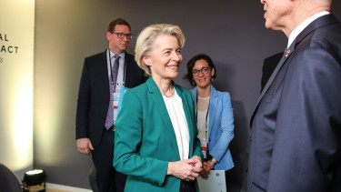Elveszíti pótolhatatlan jobbkezét Ursula von der Leyen
