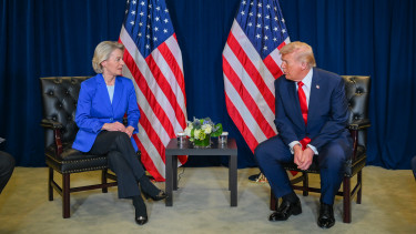 Addig orosz rulettezett Trump, míg von der Leyen kezébe került a töltött pisztoly