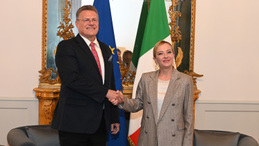 Megjött Meloni étvágya, nem elég neki a tálcán kínált 45 milliárd euró