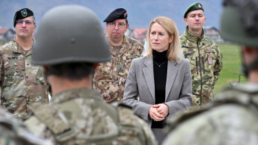 Egy európai légió létrehozásával ágyazhatnak meg az uniós hadtesteknek