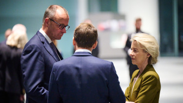 Nyíltan a bírósági kontroll ignorálására buzdítják Ursula von der Leyent