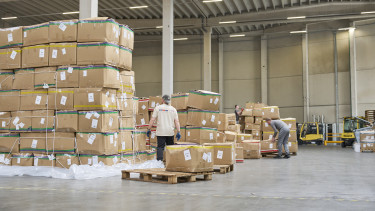 Érvénybe léptek az EU vámintézkedései: szerdától több mint 1000 forinttal drágulhat minden Kínából rendelt apróság